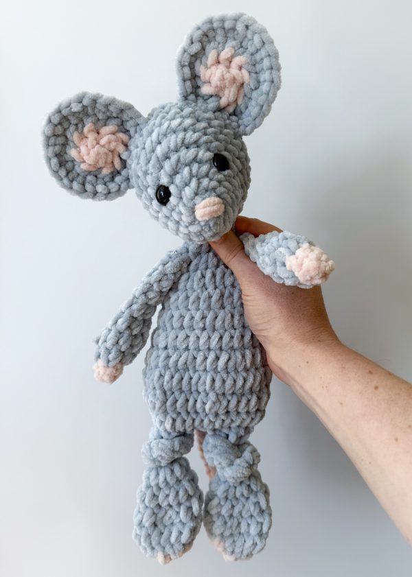 Crochet mouse toy